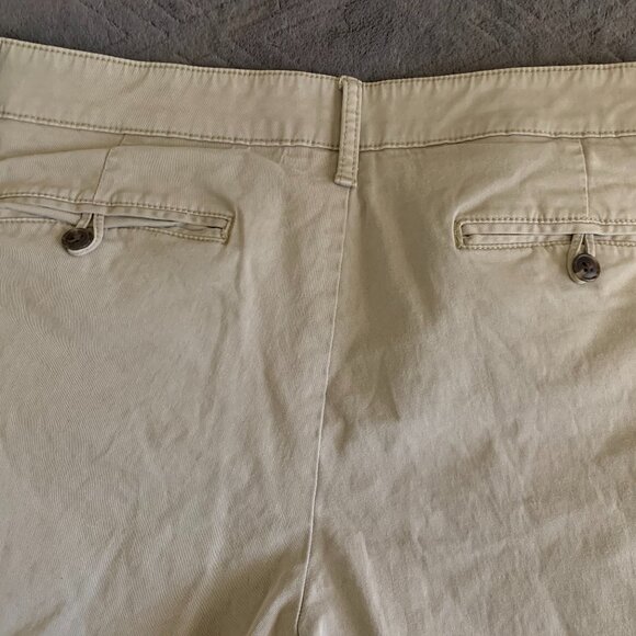 Men's St. John's Bay Cream Cargo Pants 34x30 - Picture 4 of 4